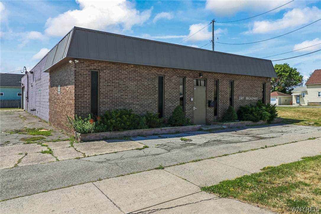 2307 Broadway Street - Photo 1