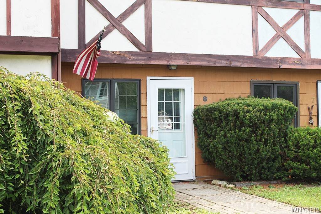 8 Hemlock Drive - Photo 1