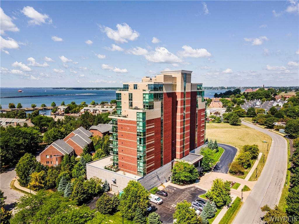 132 Lakefront Boulevard - Photo 1