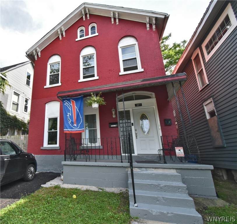 987 Delavan Avenue - Photo 1