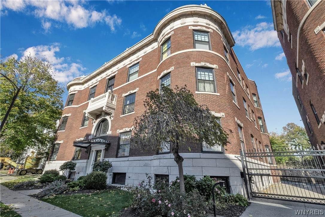 63 Barker Street - Photo 1