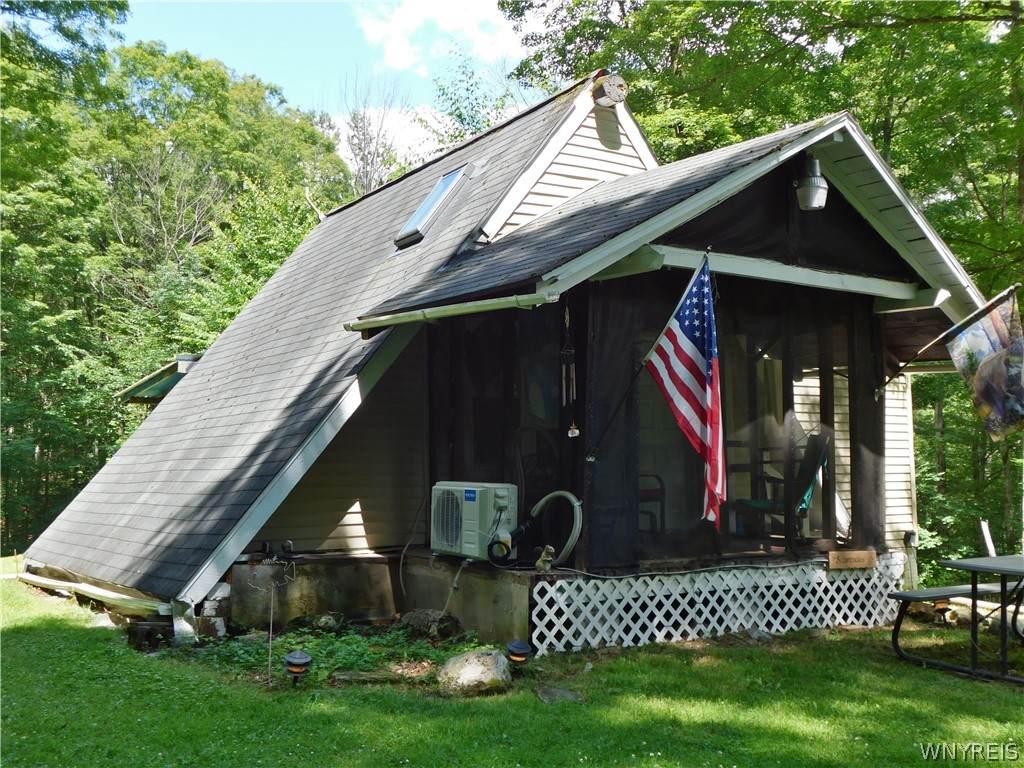 9152 Lyman Road - Photo 1