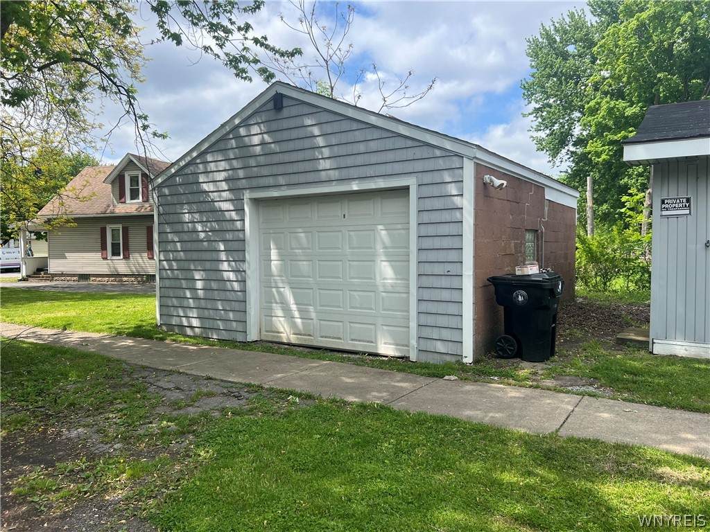 314 Delaware St - Photo 1