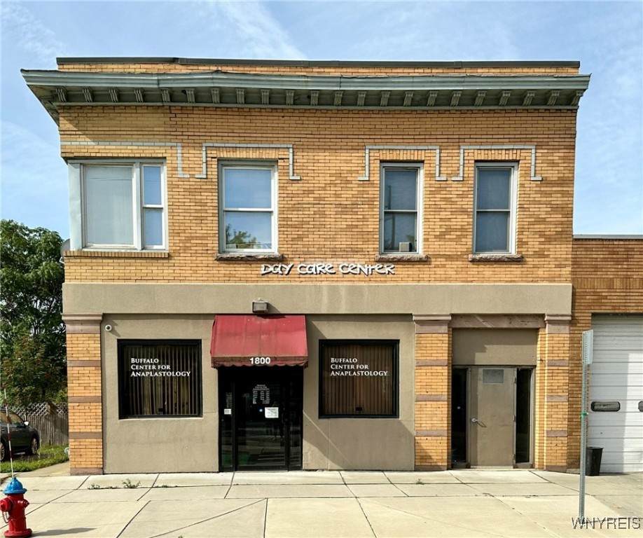 1792 Niagara Street - Photo 1