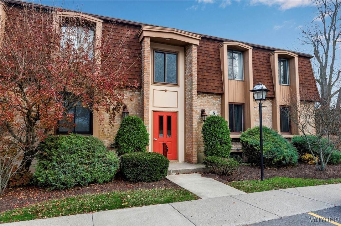 5 Greenwich Drive - Photo 1