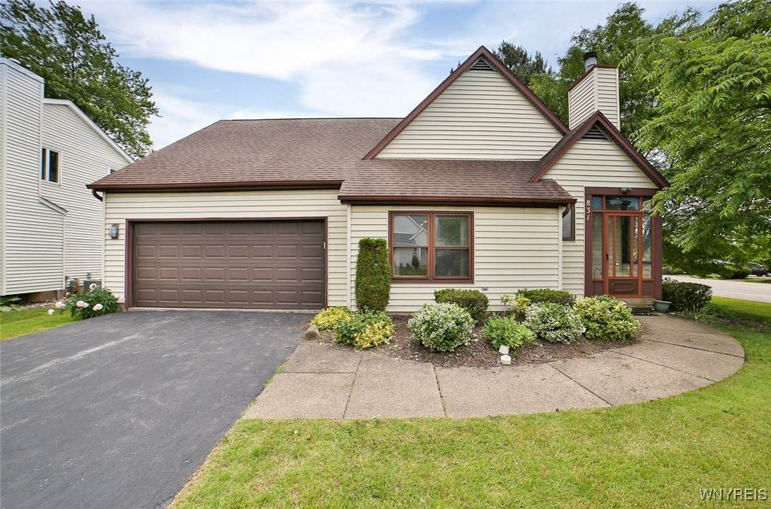 831 Robin Road - Photo 1