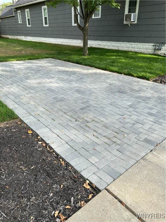 135 Kosciuszko Street - Photo 1