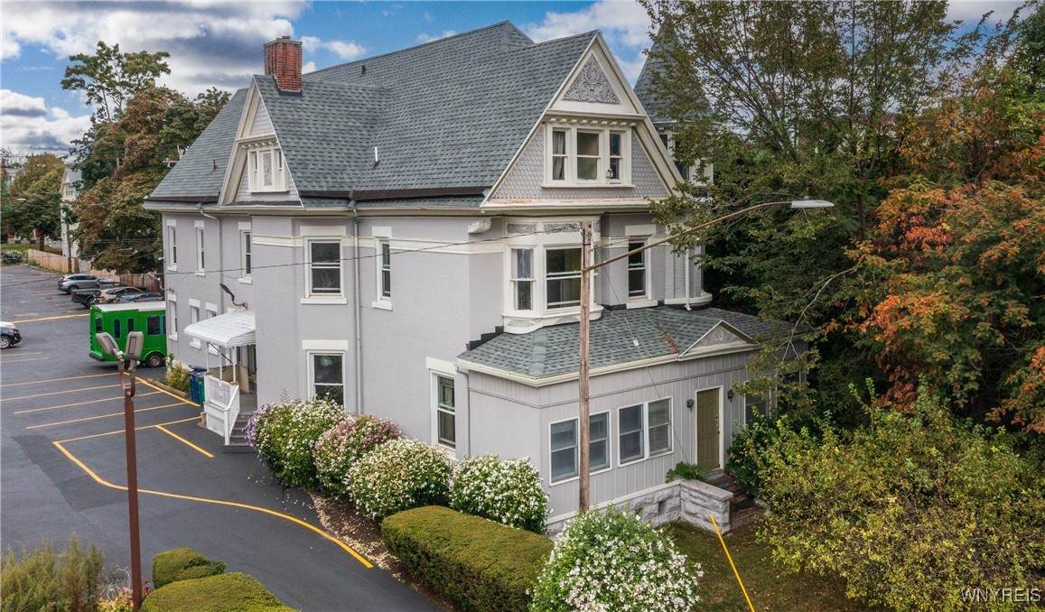 1092 Main Street - Photo 1