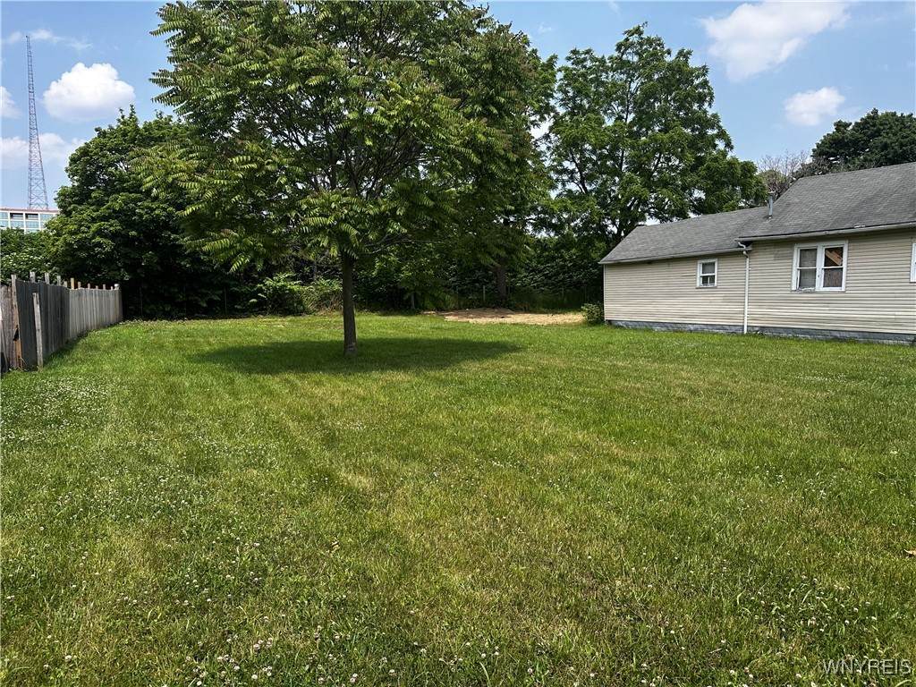 712 Perry Street - Photo 1