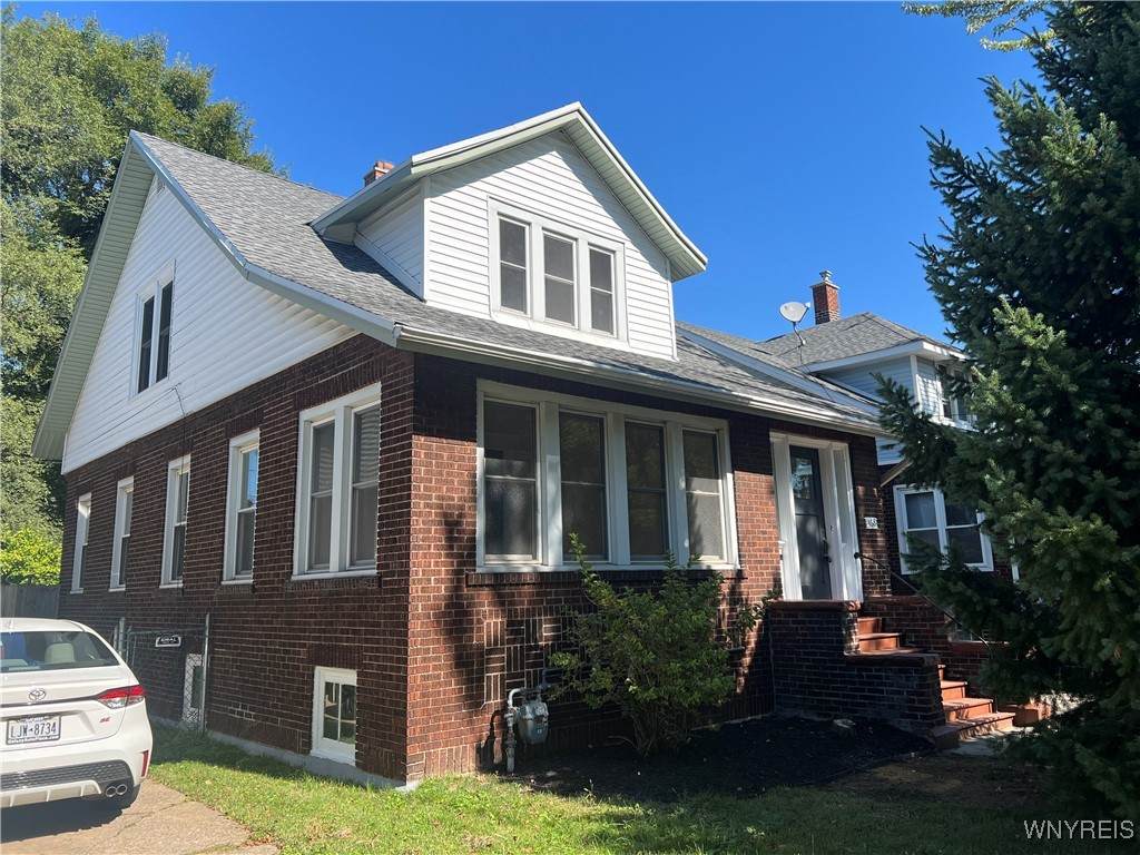 368 Woodside Avenue - Photo 1