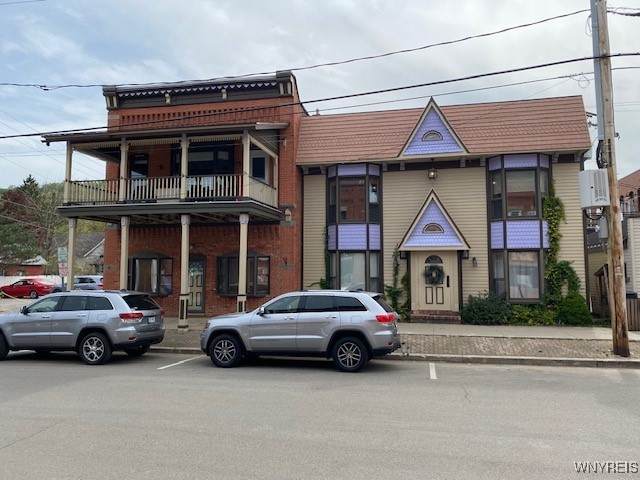 10 Arlington - Photo 1