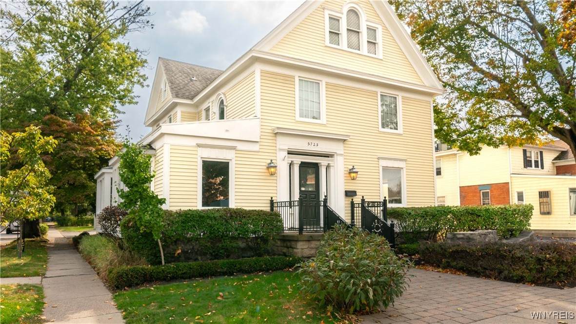 5725 Main Street - Photo 1