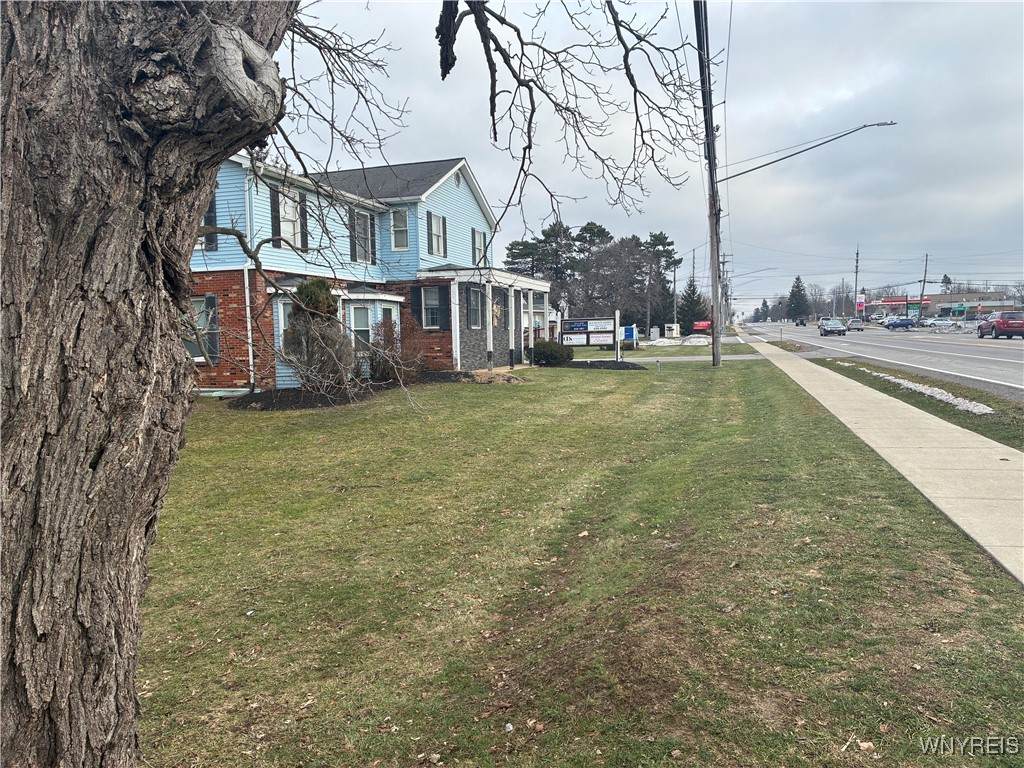 8860 Main Street - Photo 1