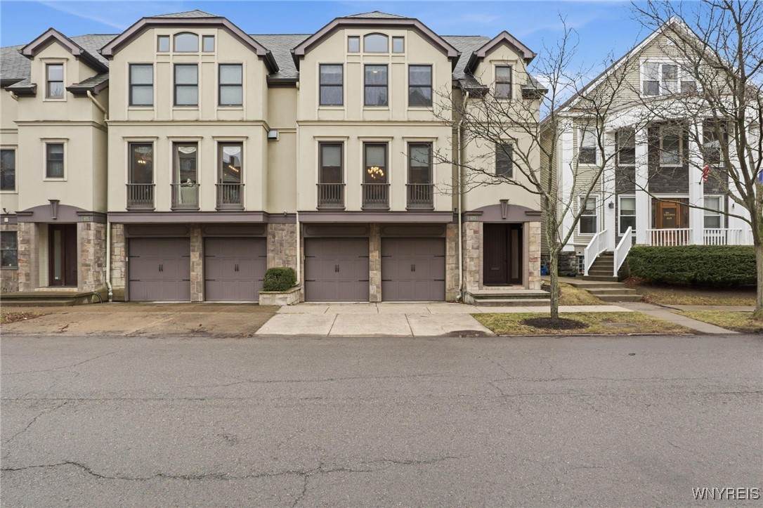 673 Potomac Avenue - Photo 1