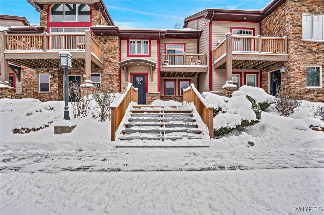 8 Mountain View - Upper - Photo 1