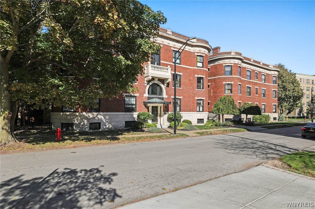 63 Barker Street - Photo 1