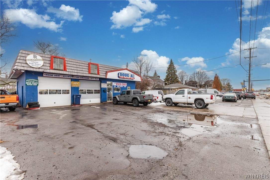 252 Kenmore Avenue - Photo 1