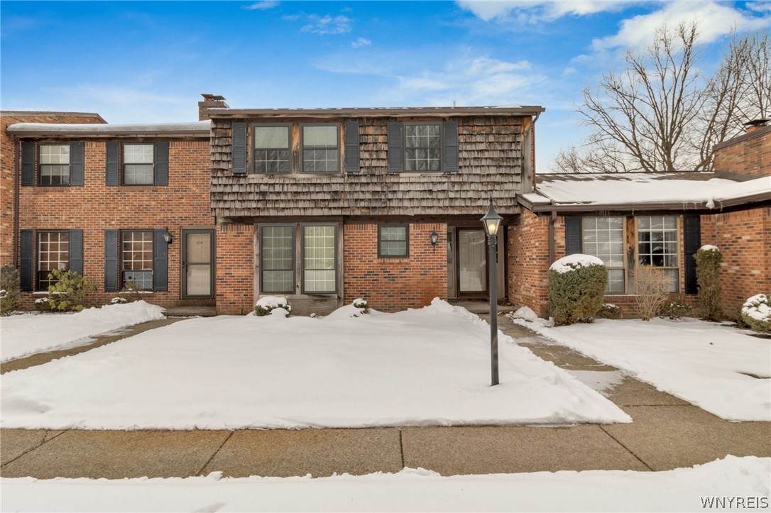 215 Wedgewood Drive - Photo 1