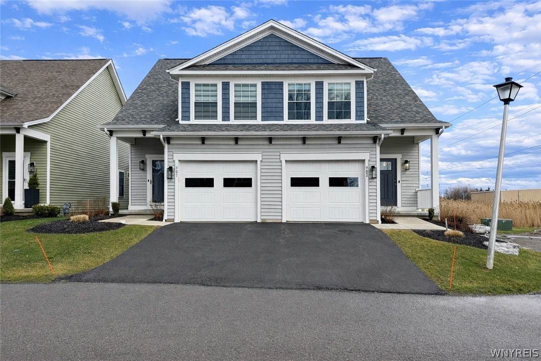 902 Carriage Lane - Photo 1