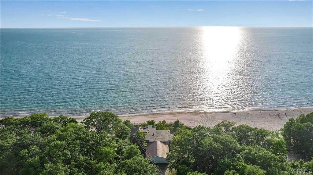 8408 Lake Shore Road - Photo 1