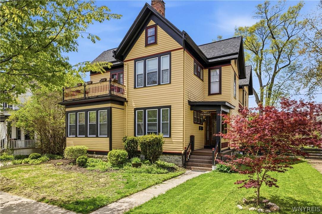 180 Richmond Avenue - Photo 1