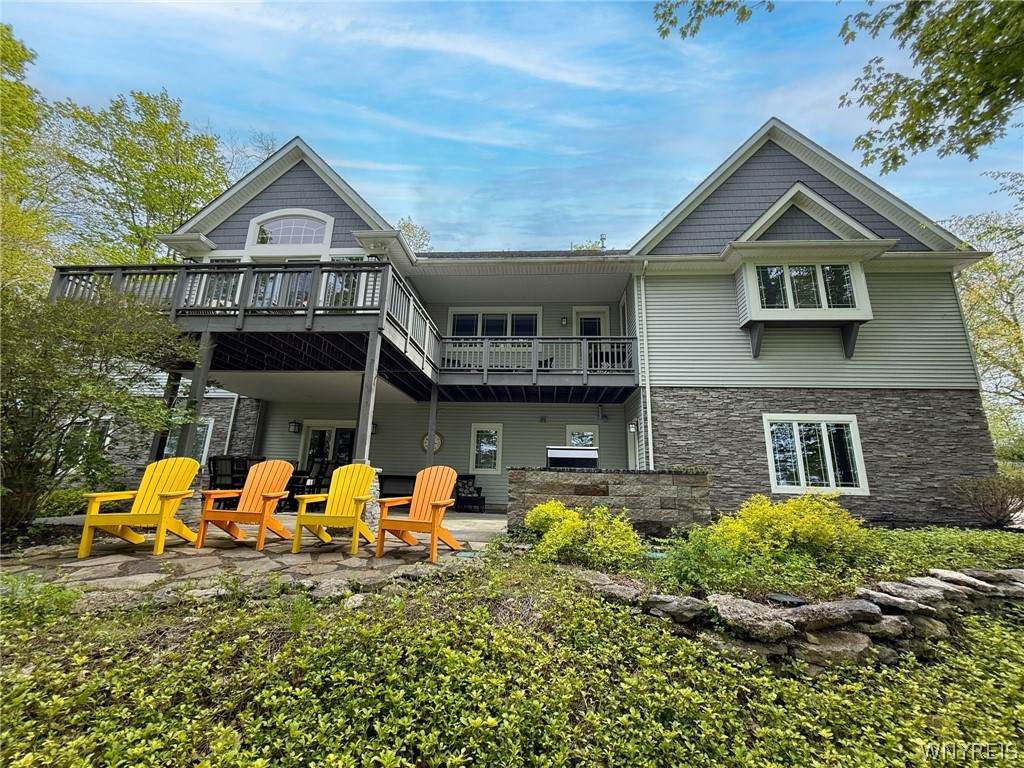 981 Lakeside Drive - Photo 1