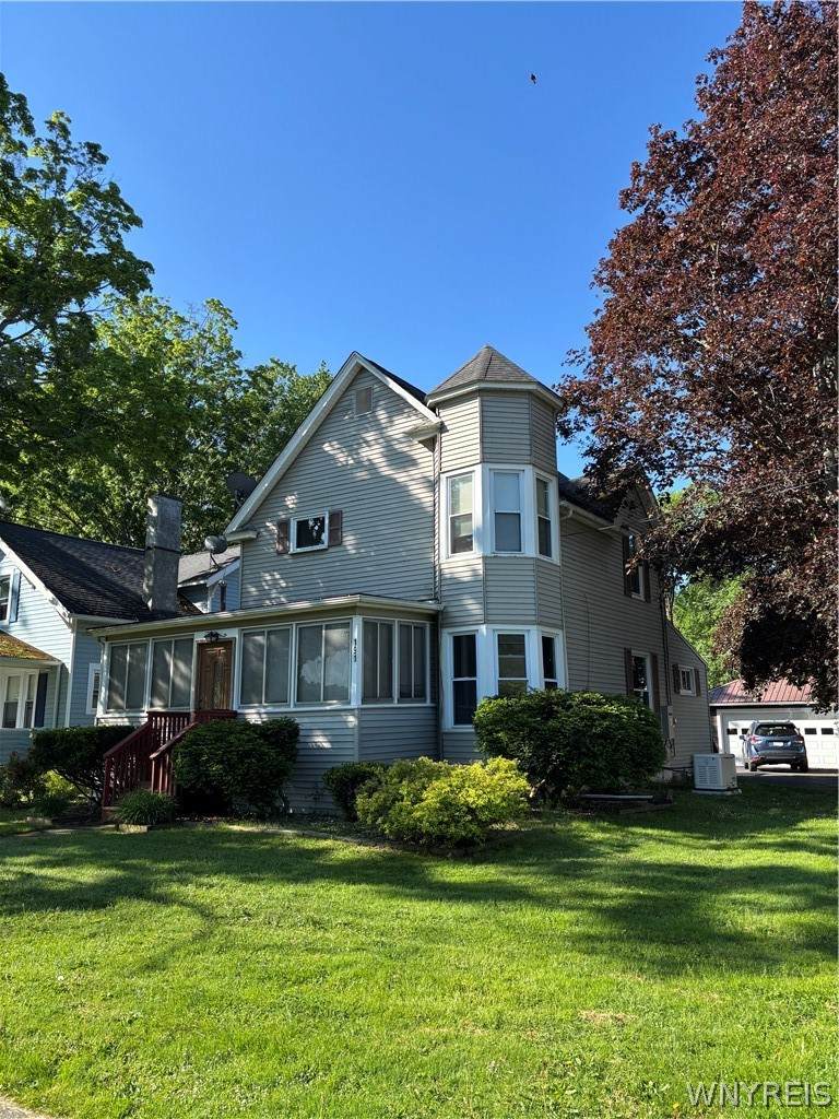 191 Front Avenue - Photo 1