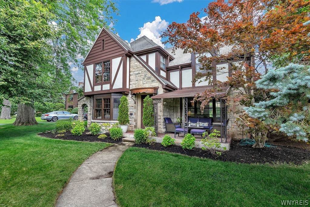 4722 Main Street - Photo 1