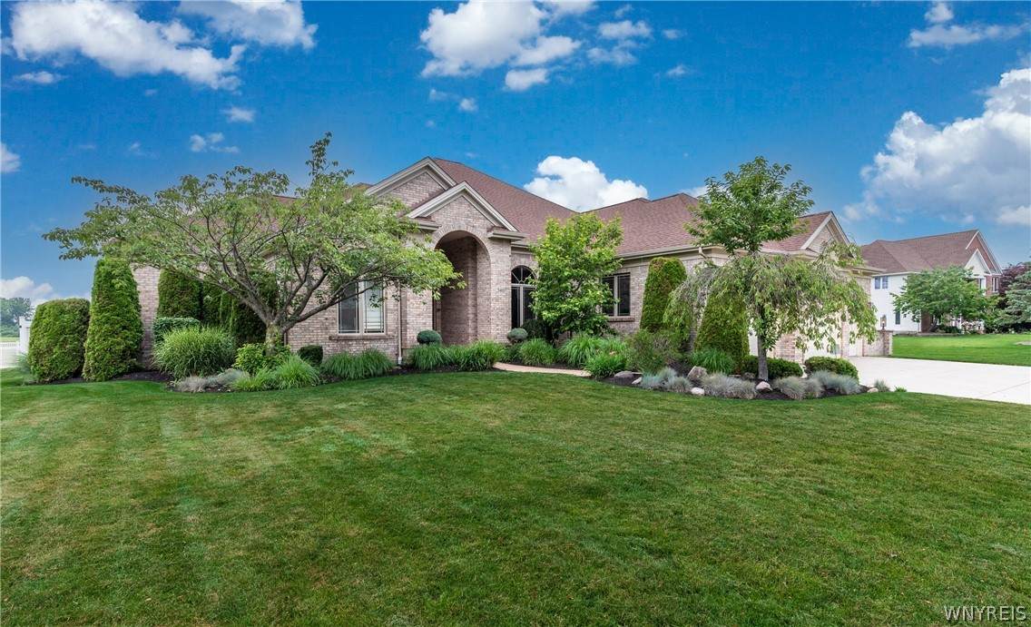 5460 Pinecrest Drive - Photo 1
