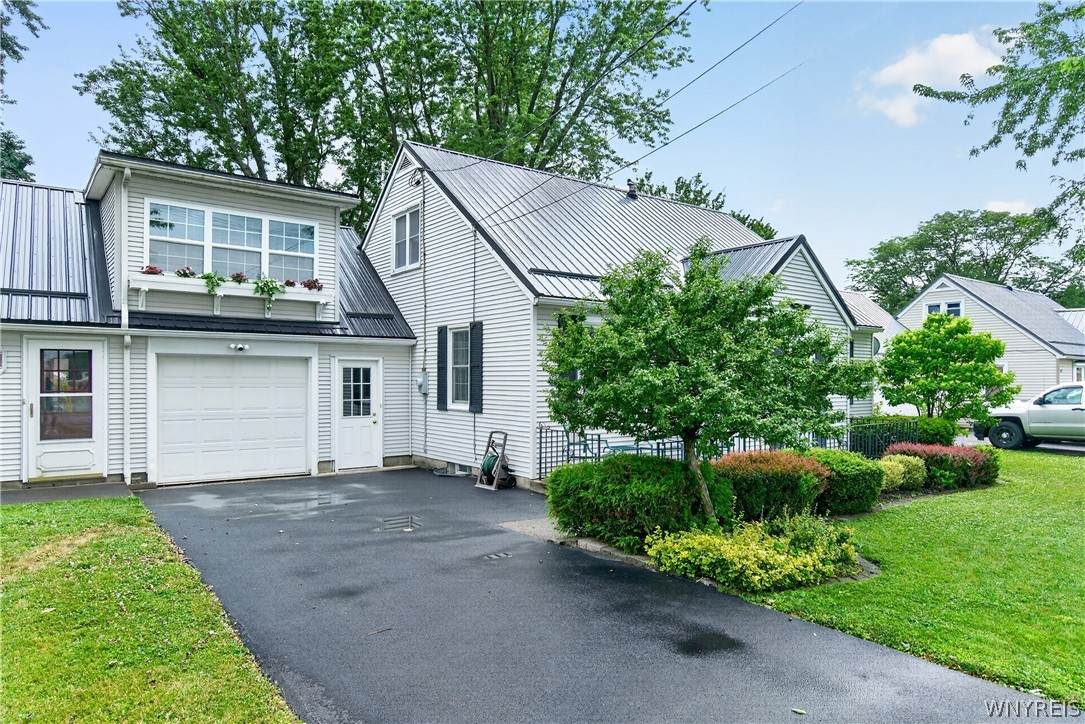 2915 Schoolview Road - Photo 1