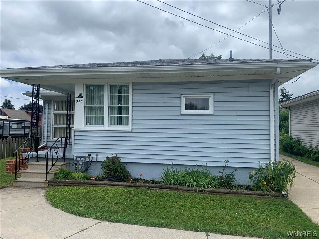 585 Harlem Road - Photo 1