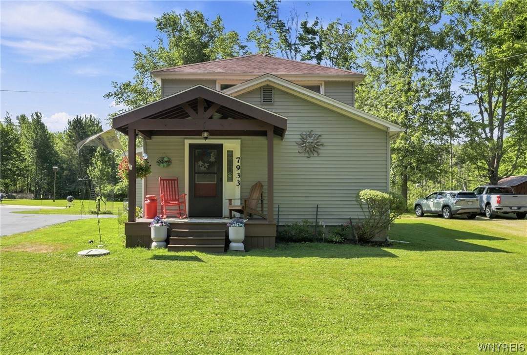 7933 Lake Shore Road - Photo 1