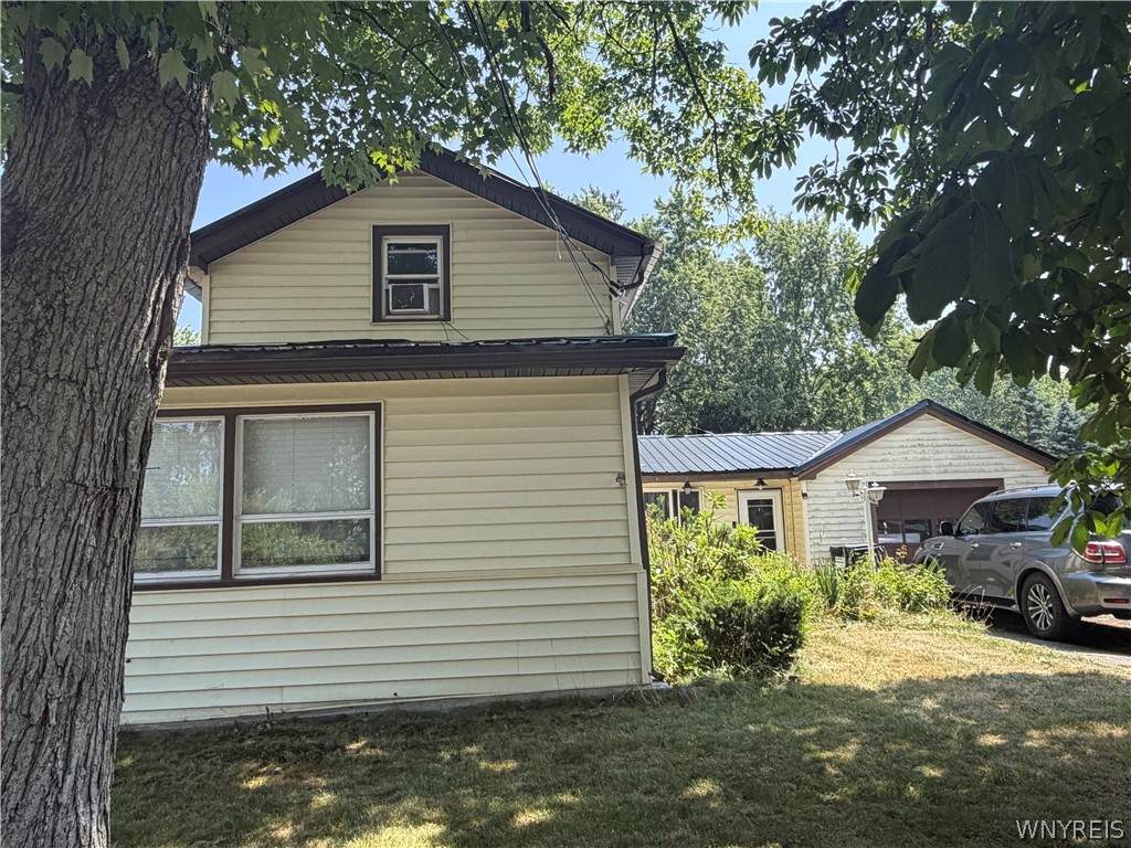 687 Railroad Avenue - Photo 1