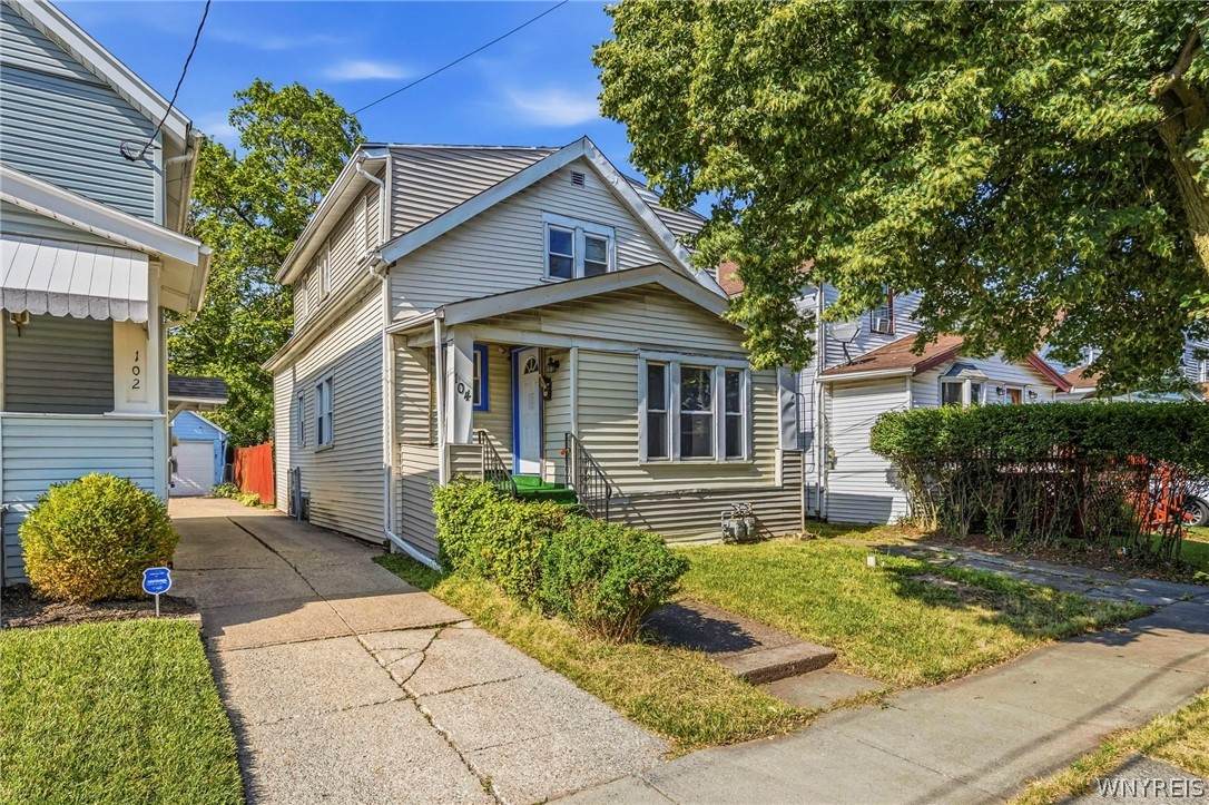 104 Millicent Avenue - Photo 1