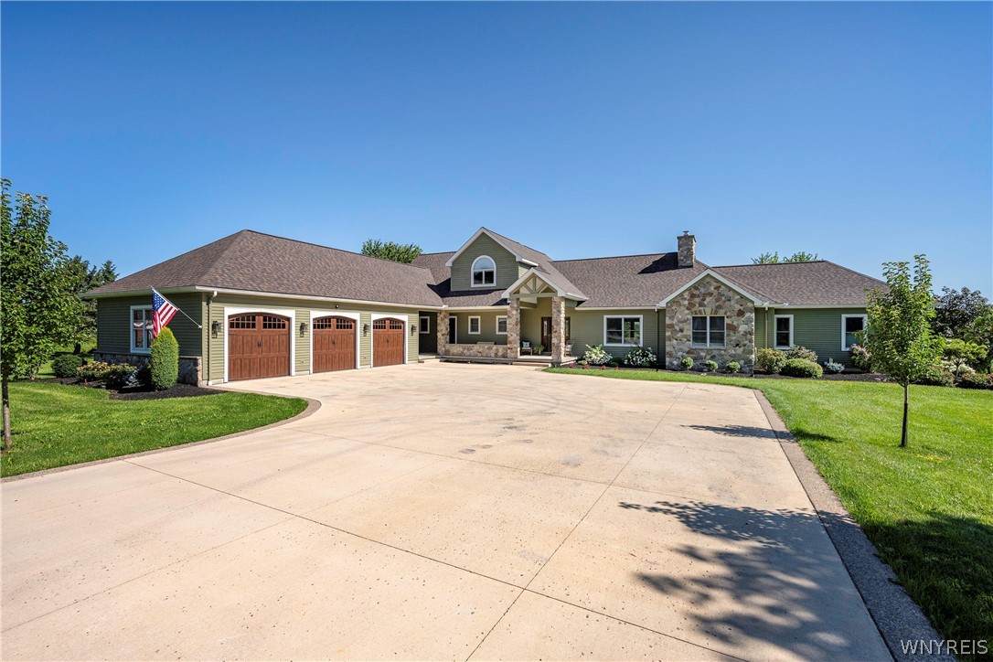 4703 Thrall Road - Photo 1