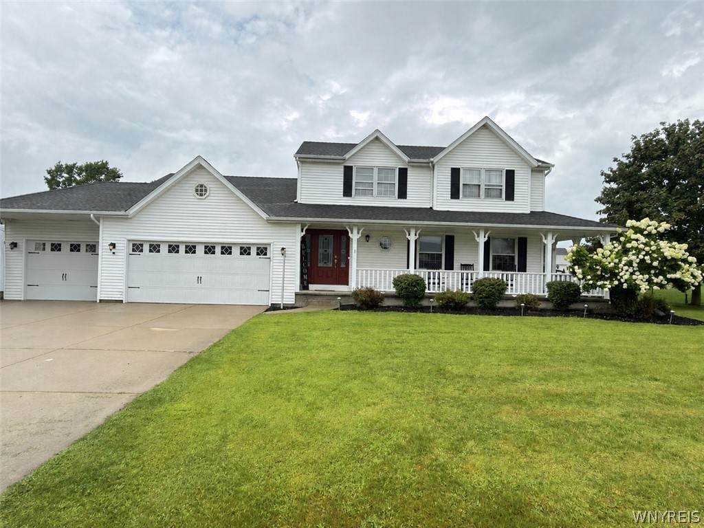 5220 Kennedy Crescent - Photo 1