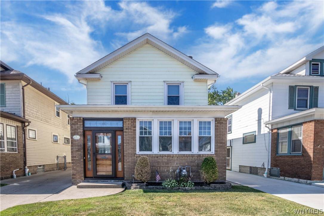 152 Mang Avenue - Photo 1