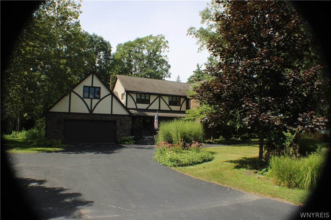 5311 Tonawanda Creek Road - Photo 1