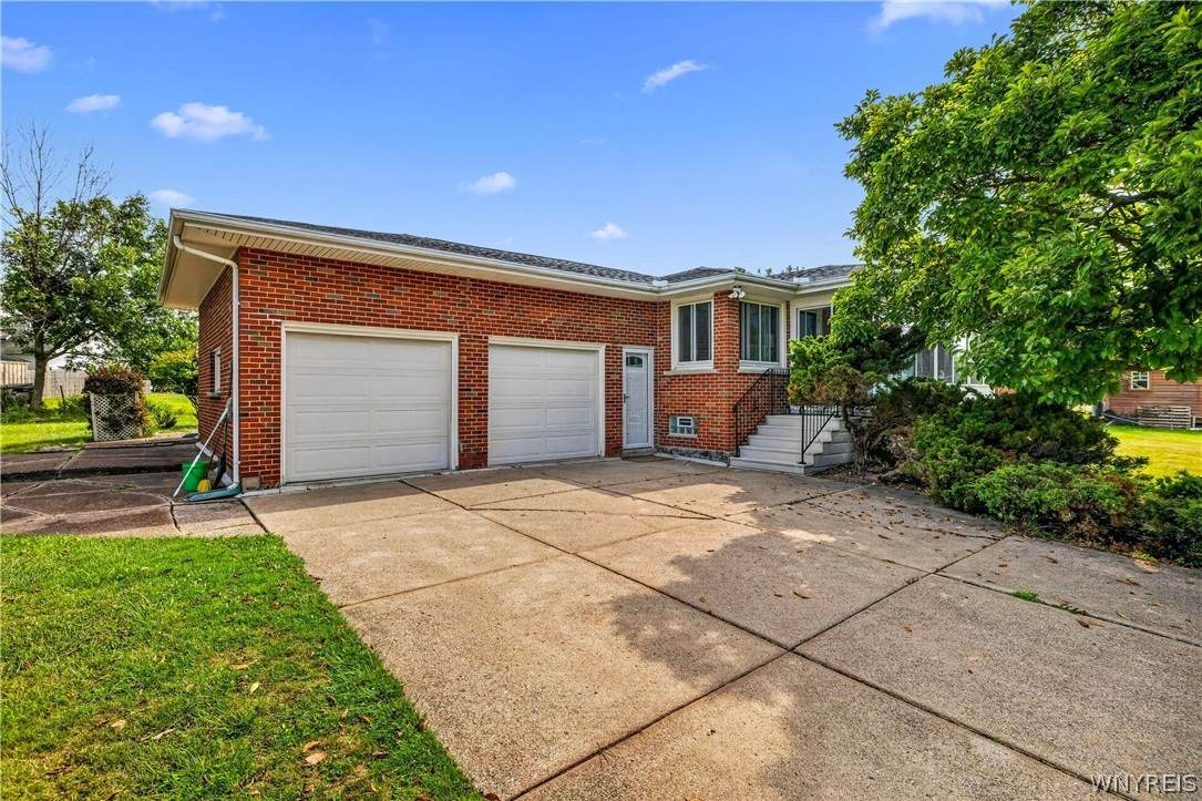1608 Orchard Park Road - Photo 1