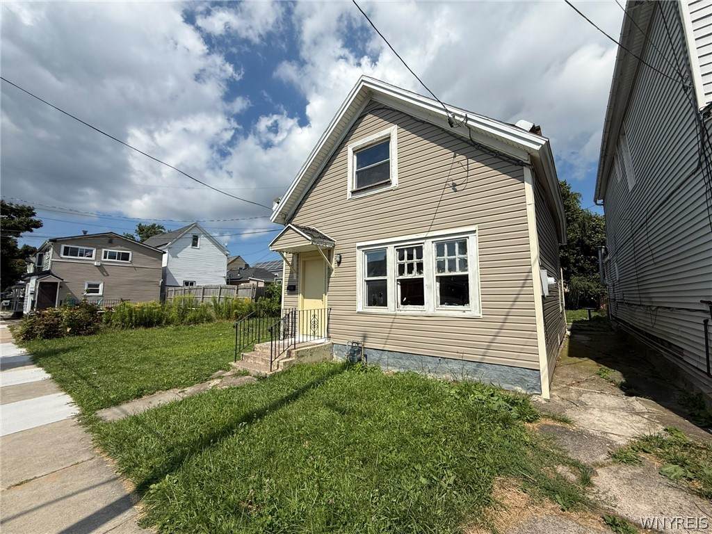 459 Plymouth Avenue - Photo 1