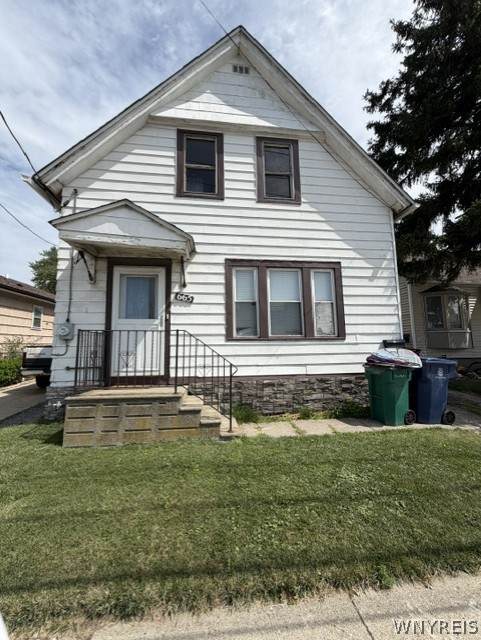 665 Ogden Street - Photo 1