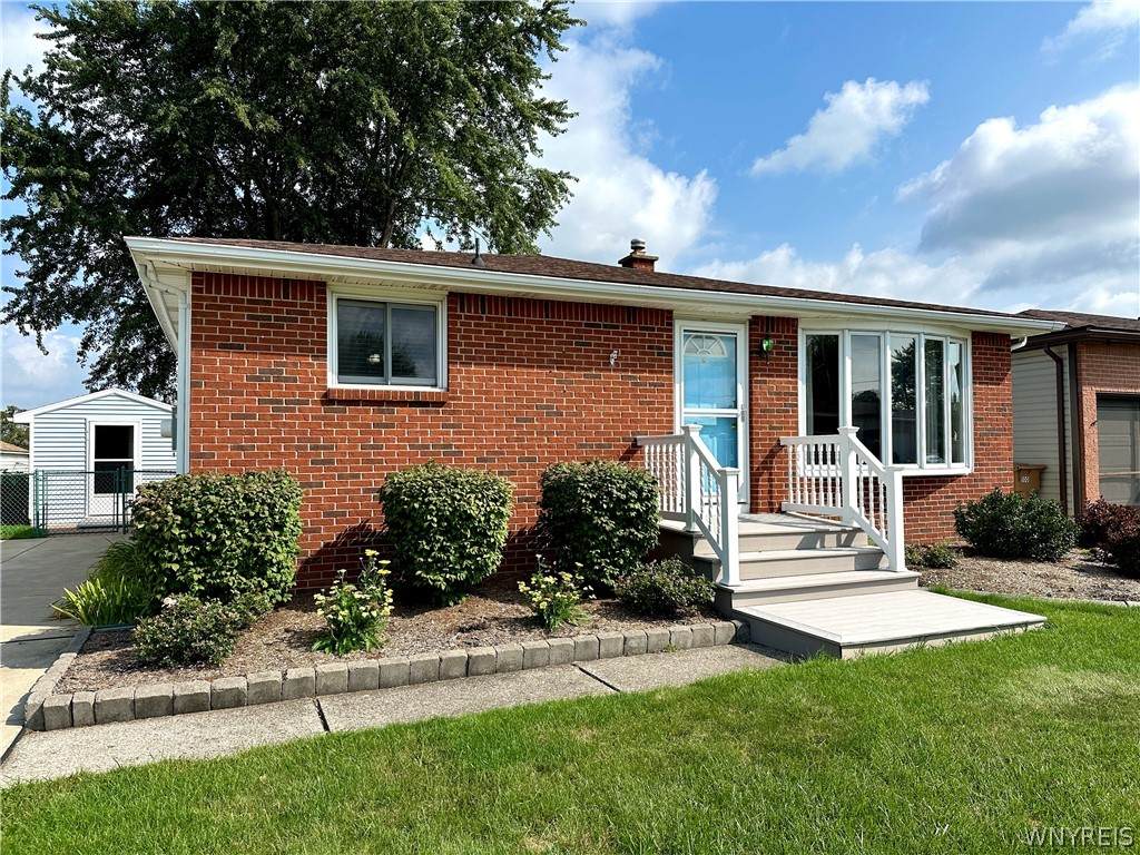 104 Castlewood Drive - Photo 1