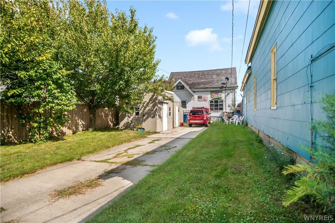 193 Maurice Street - Photo 1