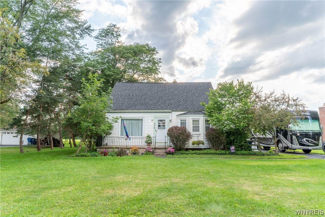 212 Country Parkway - Photo 1