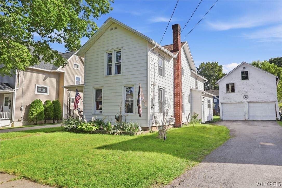 315 Eagle Street - Photo 1