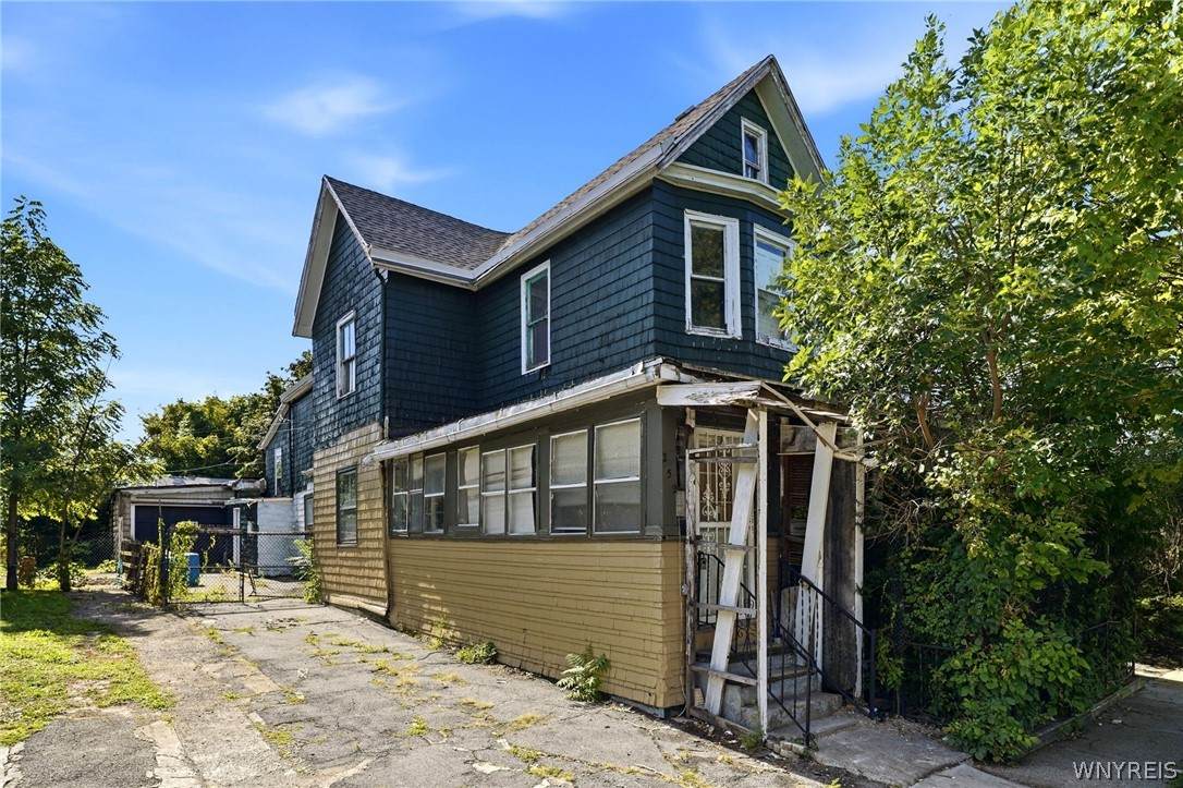 252 15th Street - Photo 1