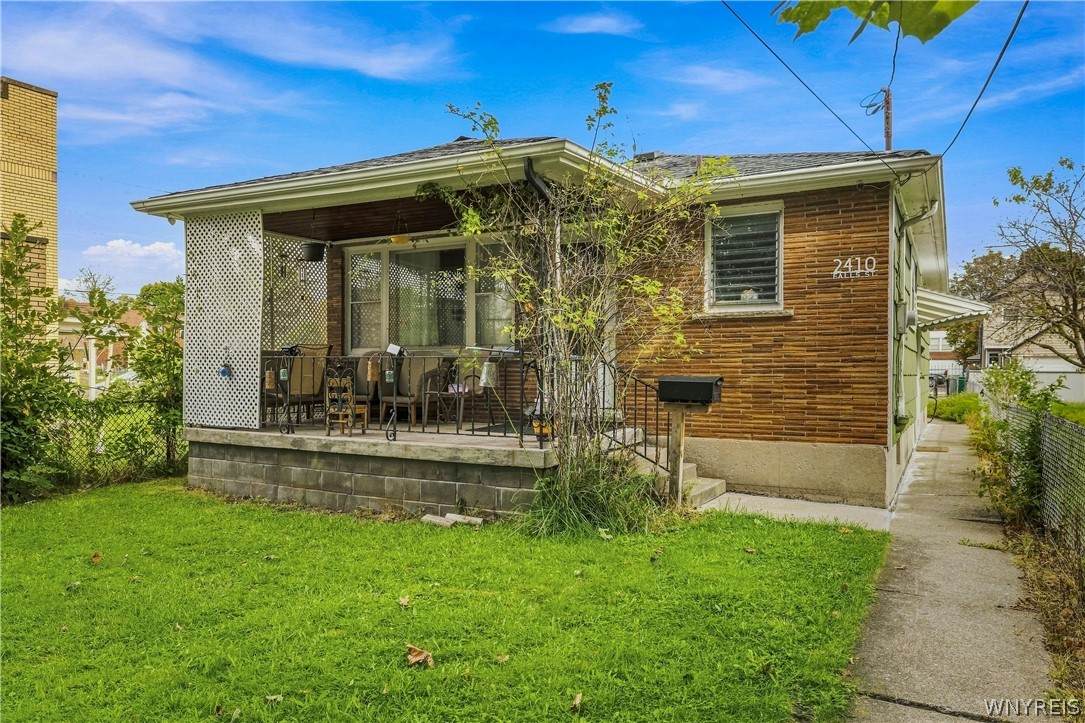 2410 Falls Street - Photo 1