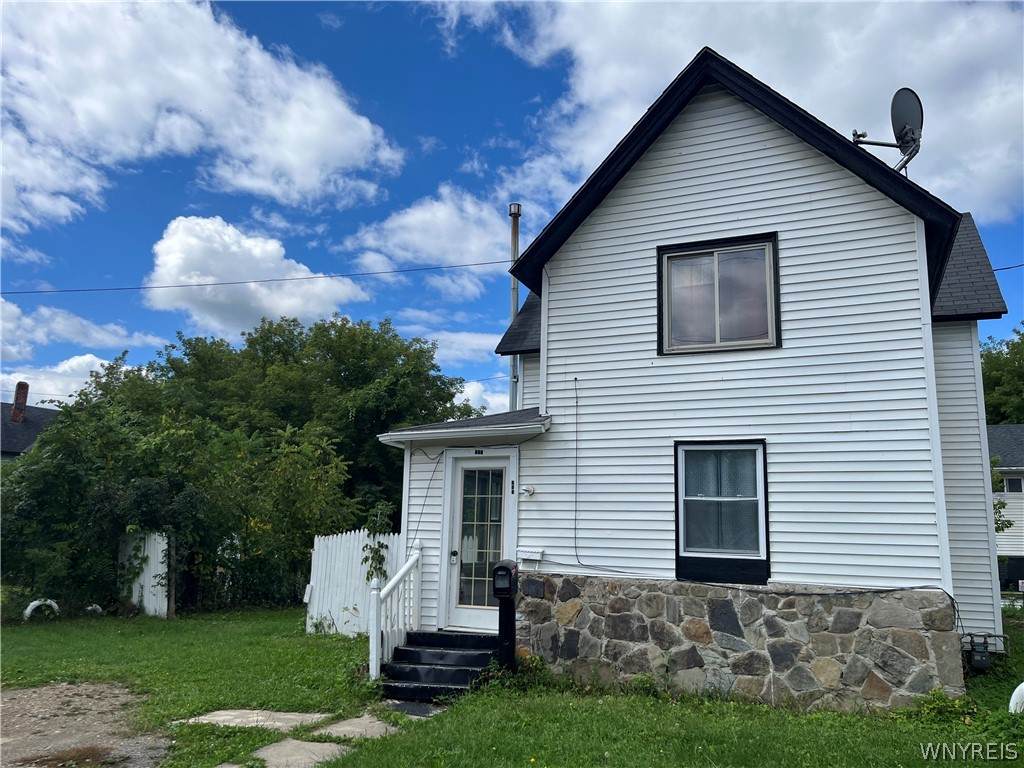 213 East Avenue - Photo 1