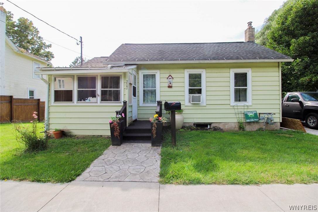 207 Glenwood Avenue - Photo 1