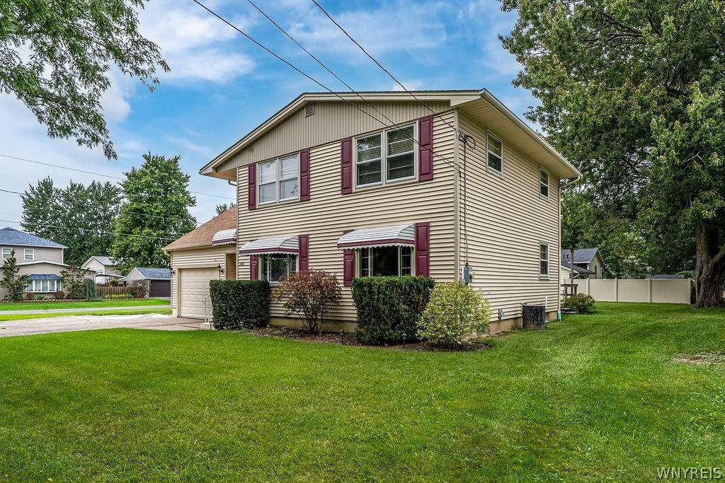 305 Warner Avenue - Photo 1